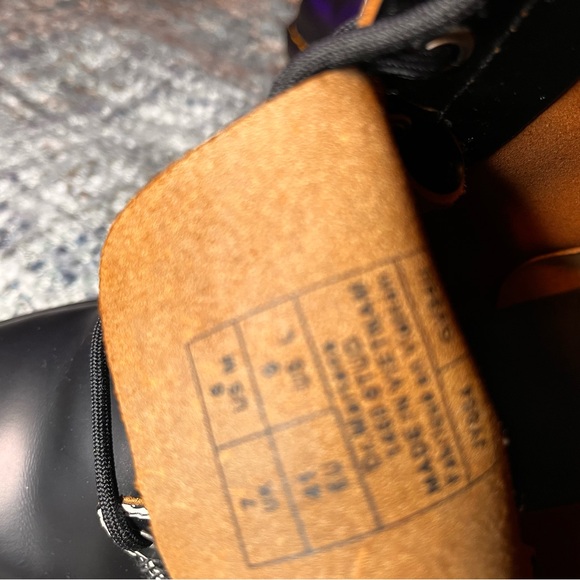 Dr Martens Boots Women’s Size 9 1460 Stud Combat Punk Gothic Rock Grunge Vintage - Picture 8 of 8